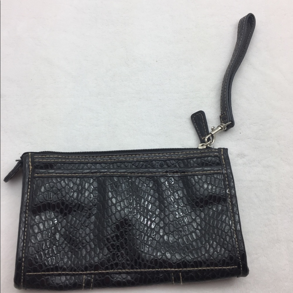 Strada Wristlet - Picture 6 of 8